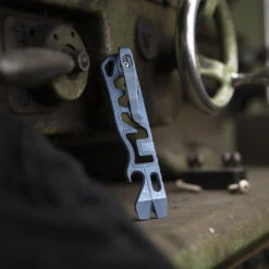 Lynch All Access Pass V1.8 "Ultralight" Prybar - Blue