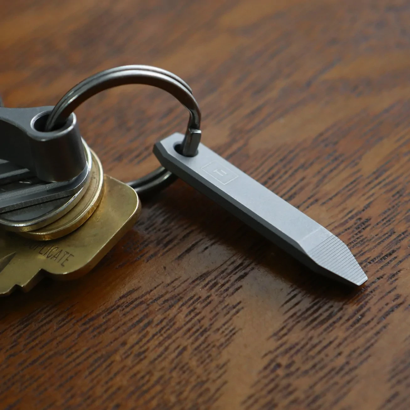 Big Idea Design Mini Titanium Pry Bar - Image 3