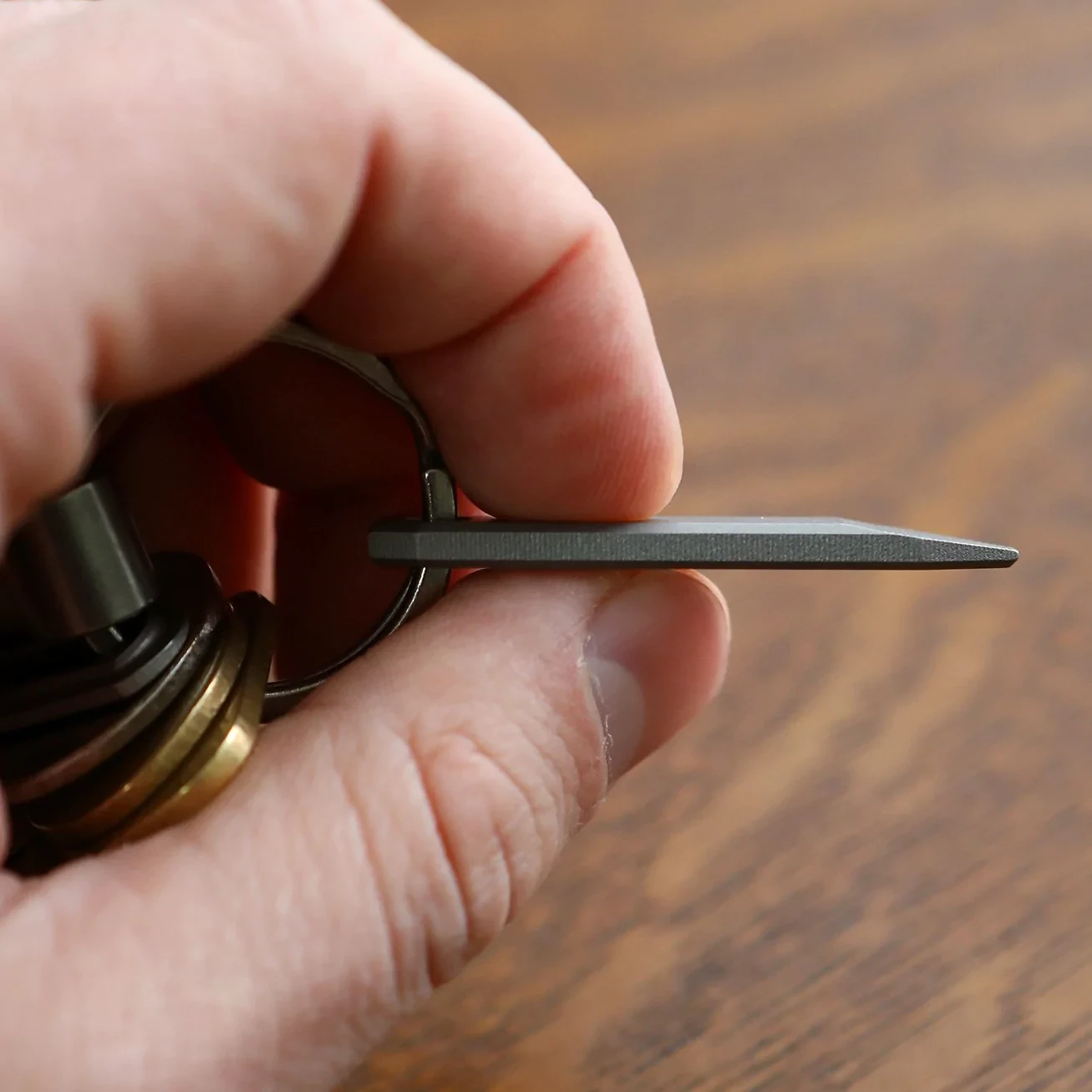 Big Idea Design Mini Titanium Pry Bar - Image 4